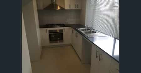 Large Private Family Home - Photo 5