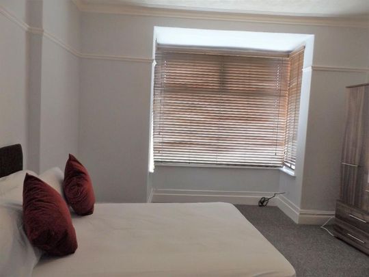 4 bedroom house share to rent - Photo 1