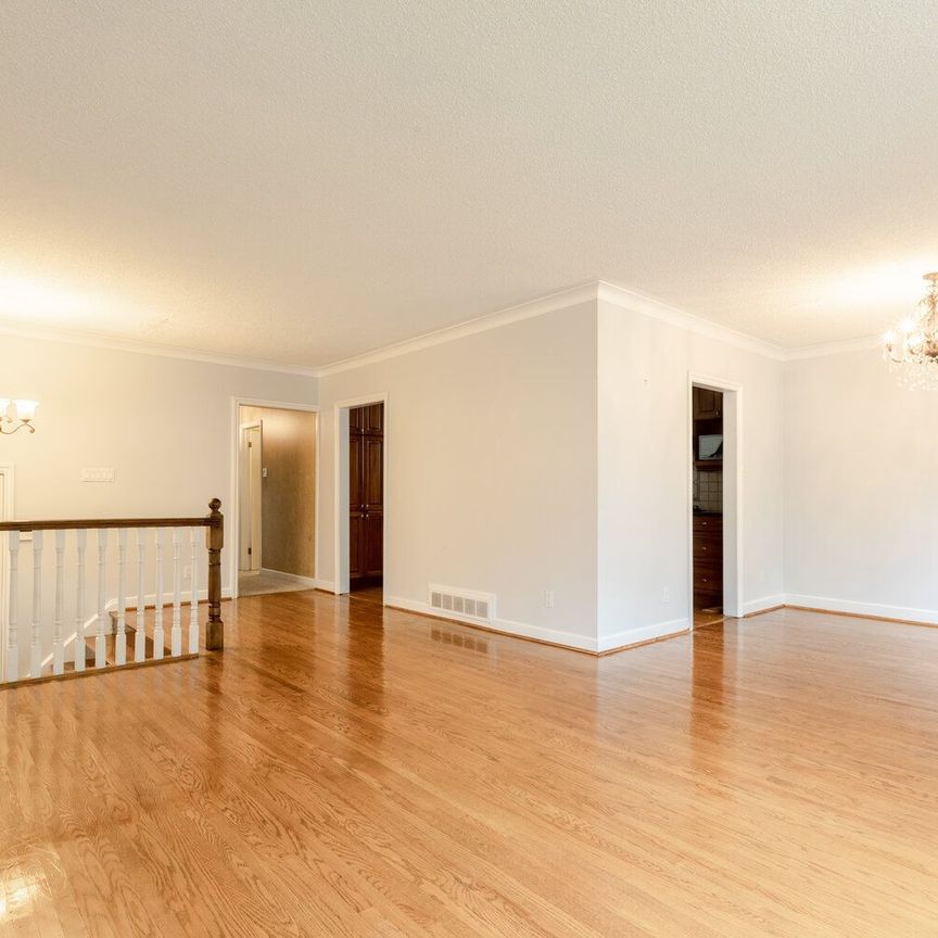 For Lease - 37 Millburn Drive, Toronto, Ontario - Photo 1