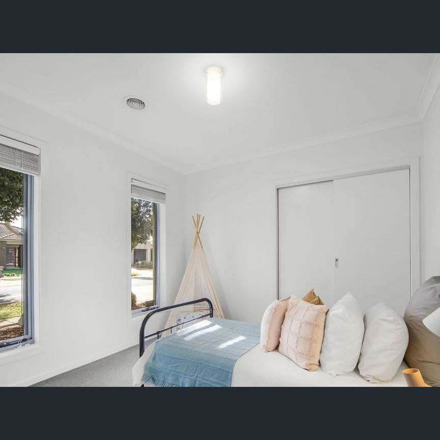 Great Family Home in the Innisfail Estate! - Photo 1