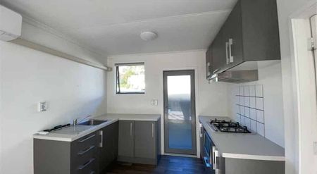 Easy Living! - Photo 3