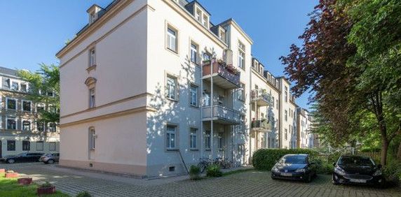 Renovierte 2-Raum Wohnung mit Balkon, Abstellkammer & Badewanne - Foto 2