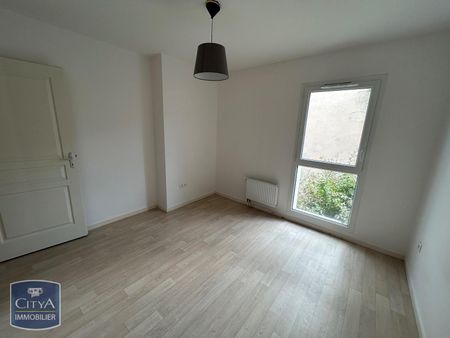 Location Appartement 3 pièces 64m² VOUNEUIL SOUS BIARD 86580 - Photo 2