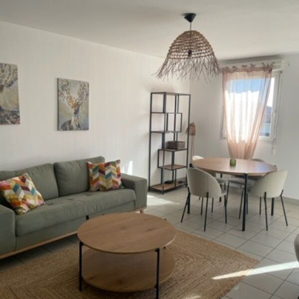 Location Appartement 2 pièces 44m² ST PIERRE DU MONT 40280 - Photo 1