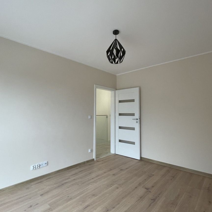 Nowiutki z pełnym wyposażeniem - Zdjęcie 1