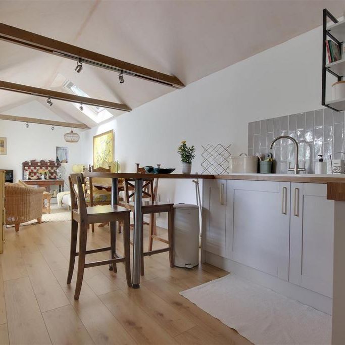 1 bedroom link detached house to rent - Photo 1