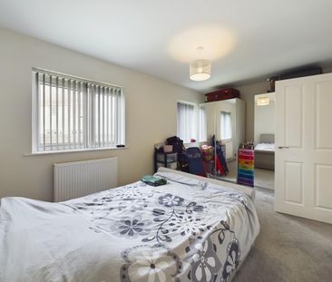 2 bedroom end of terrace house to rent - Photo 5