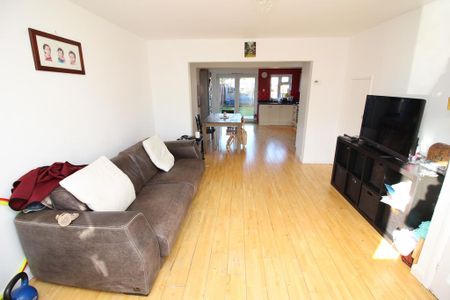 3 bedroom terraced house to rent - Photo 5