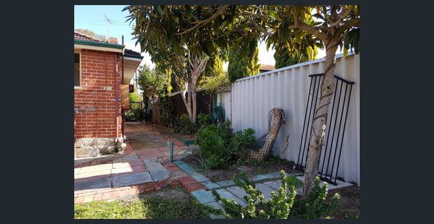 Charming 3-Bedroom Home for Rent in Joondanna - Photo 1