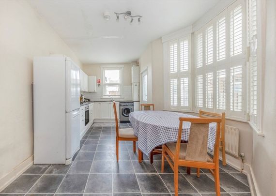Hereward Road, SW17 7EY, London - Photo 1