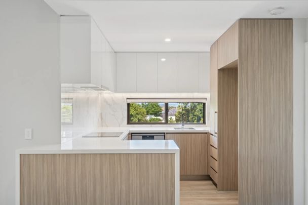 Boutique Top-Floor Applecross Living - Available NOW - Photo 1