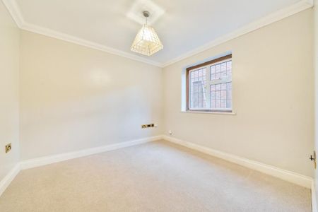 6 bedroom detached house to rent - Photo 5