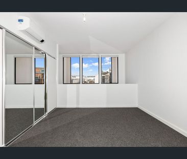 Modern Home in Tonsley Village - Photo 4