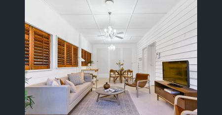 AVAILABLE FROM 23RD DECEMBER FOR A 6 TO 9 MONTH LEASE - Photo 4