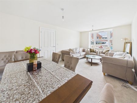 4 bedroom Detached house to rent - Photo 4