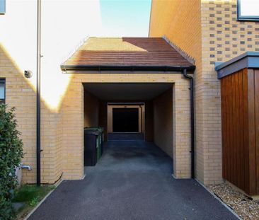 3 bedroom link detached house to rent - Photo 2