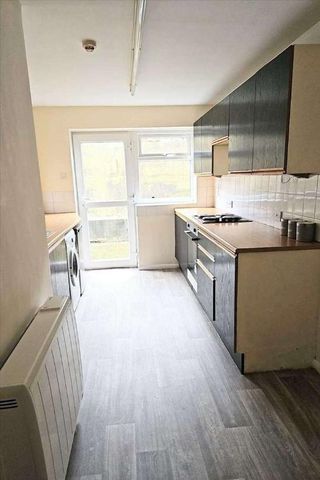 Broomhill Court -, Off Fowler Street, Chesterfield, S41 - Photo 3