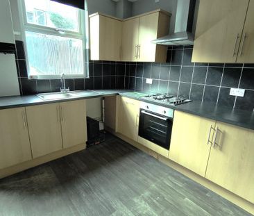 3 bedroom terraced house to rent - Photo 4