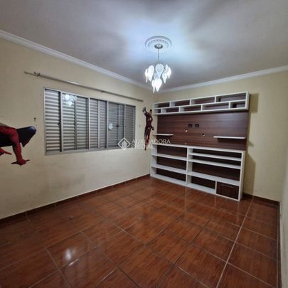 Casa com 3 quartos e 201m² para alugar em Vila Pires, Santo André. - Foto 1