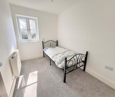 3 bedroom semi-detached house to rent - Photo 6