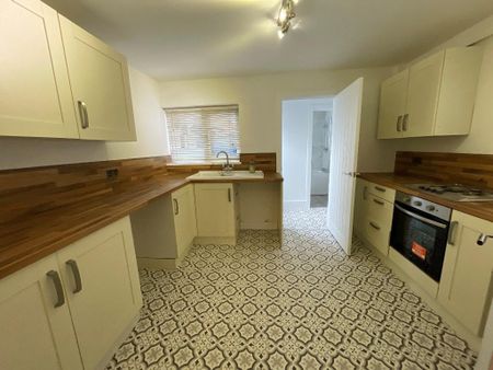 2 Bedroom Terraced House To Rent - Photo 4