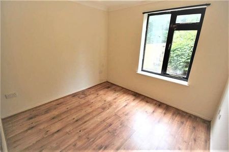 Collingwood House, London Road, Greenhithe, Kent, DA9 - Photo 5