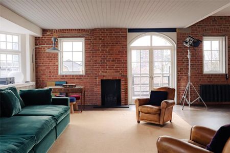 3 bedroom apartment to rent - Photo 2