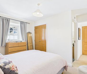 2 bedroom end of terrace house to rent - Photo 4