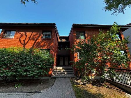 37 Robinson Ave, Sandy Hill, Ottawa, ON - Photo 3