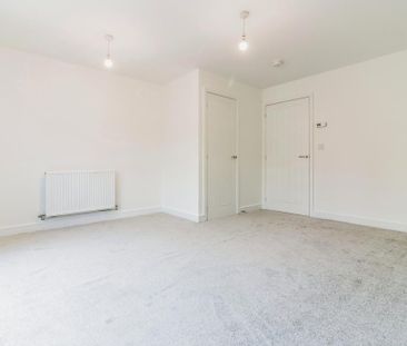 3 bedroom end of terrace house to rent - Photo 1
