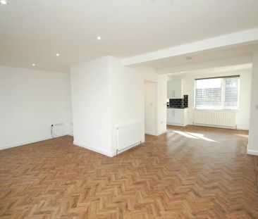 3 bedroom link detached house to rent - Photo 2