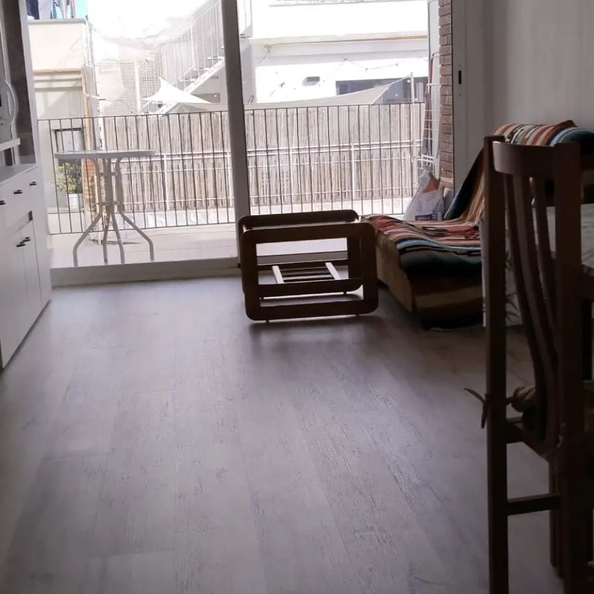 Room in a shared 4-bedroom apartment for rent in el Guinardo - Photo 1