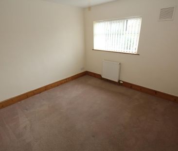 3 bedroom end of terrace house to rent - Photo 3