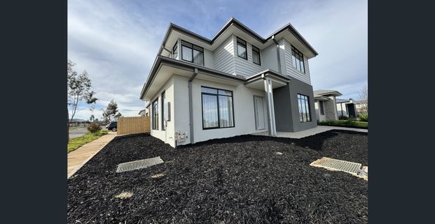 Welcome to 88 Marriott Boulevard – Where Luxury Meets Modern Living! - Photo 1