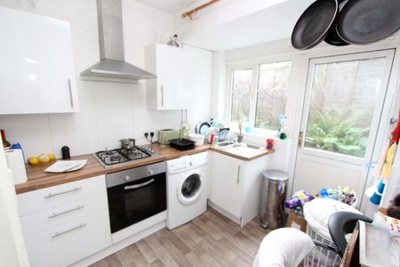 2 bedroom ground floor maisonette to rent - Photo 4