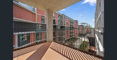 Merri Apartment - Light-Filled Two-Bedroom with City Views - Photo 5