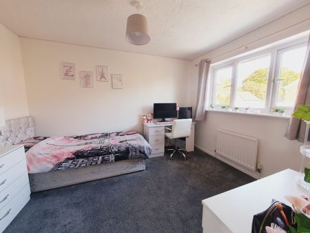 3 bedroom detached house to rent - Photo 5