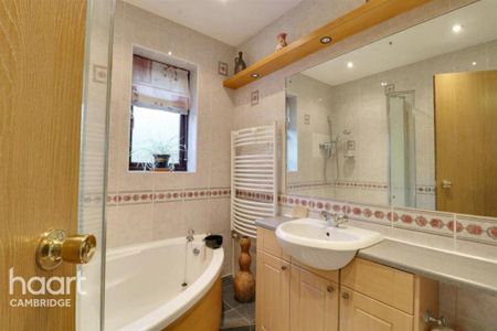 3 bedroom semi-detached house to rent - Photo 2