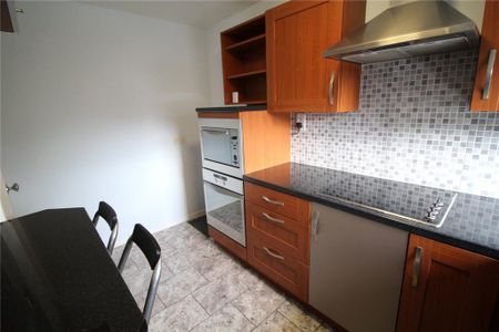 2 bedroom maisonette to rent - Photo 5