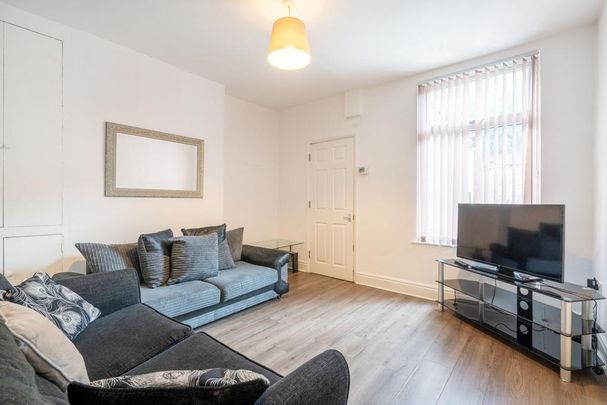 5 bedroom house to rent - Photo 1