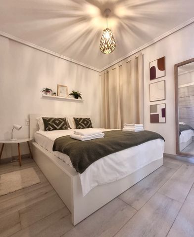 Ground Floor Bungalow for Short Term Rental in Punta Prima - Photo 4