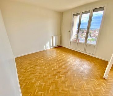 Location Appartement 4 pièces 77m² VILLEURBANNE 69100 - Photo 2