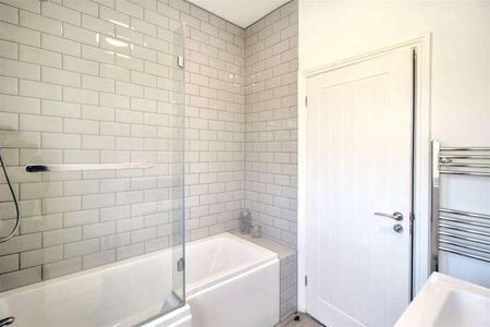 Westleigh Avenue, Leigh On Sea, Essex, SS9 - Photo 4