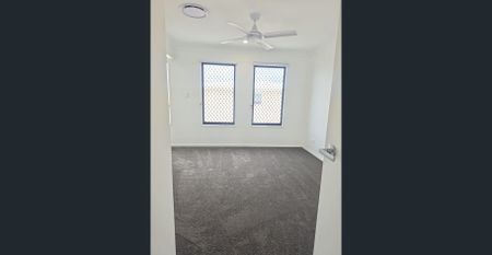 ***BRAND NEW*** - 3 BEDROOM TOWNHOUSE AVAILABLE NOW - Photo 5