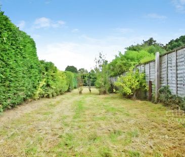 3 bedroom semi-detached house to rent - Photo 6