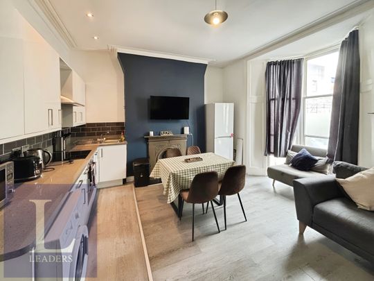 5 bedroom house to rent Western Road, Hove, BN3 - Photo 1