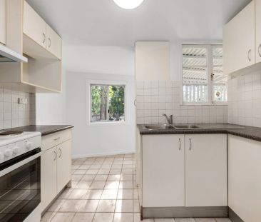 Charming Home in Prime Central Location - Photo 3