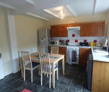 2 bedroom semi-detached house to rent - Photo 5