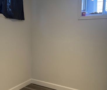 For Lease - 853 Fourth Street Unit# Bsmt, Mississauga, Ontario - Photo 2