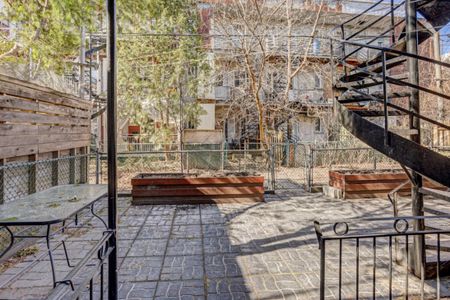 5676 Rue Chabot, H2G 2S6, Montréal - Photo 3